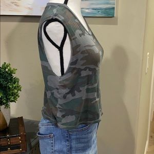 Truly Madly Deeply Tops - Truly Madly Deeply camo print crop top Truly Madly Deeply Tops - Truly Madly Deeply camo print crop top